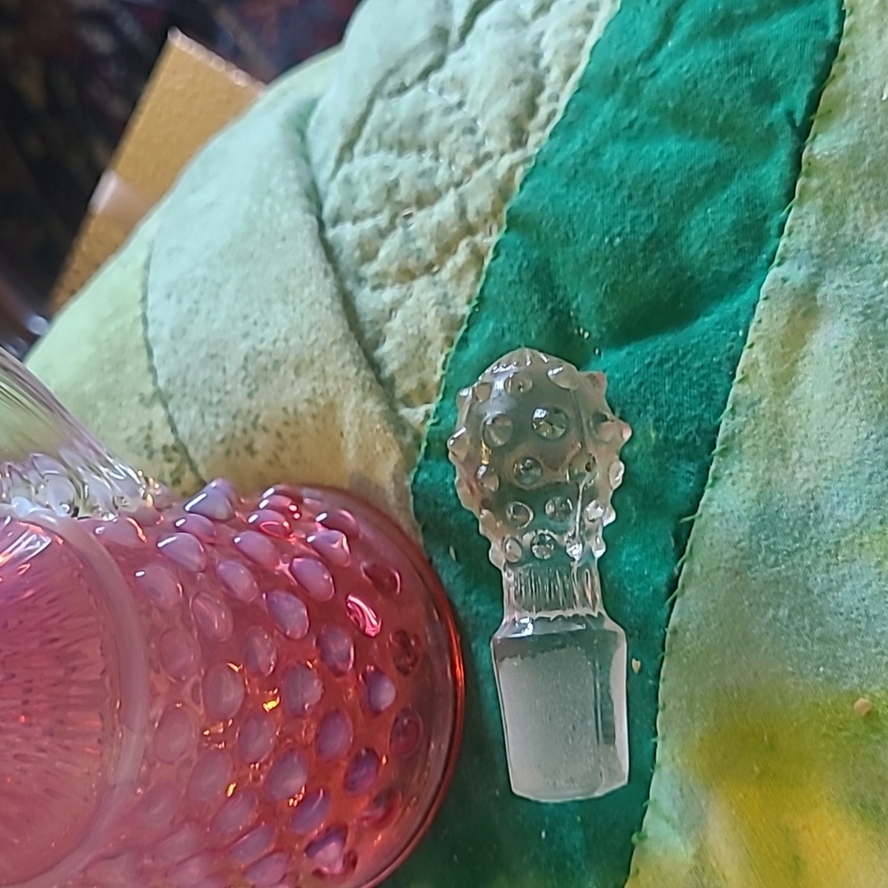 Fenton pink hobnail small cruet - Picture 2 of 6